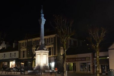 Centrum miasta Moffat w nocy
