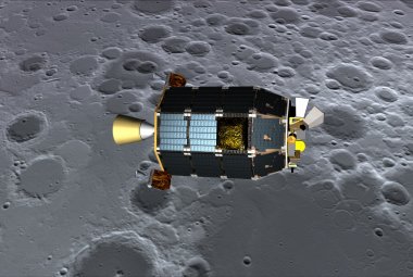Artystyczna wizja sondy LADEE nad powierzchnią Księżyca