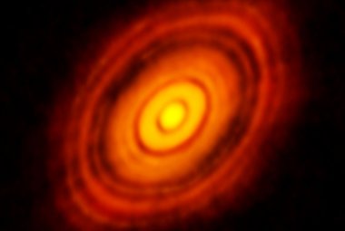 Dysk protoplanetarny wokół gwiazdy HL Tauri