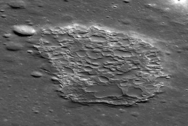 Struktura Ina na powierzchni Księżyca