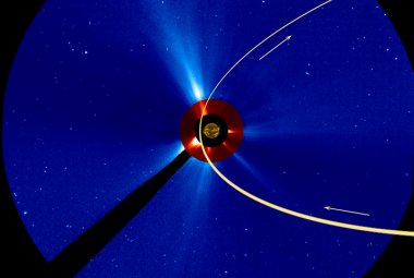 Trasa ruchu komety ISON w polu widzenia sondy STEREO