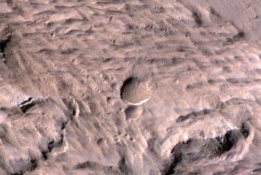 Nowy kratger na Marsie, który powstał w 2012 roku